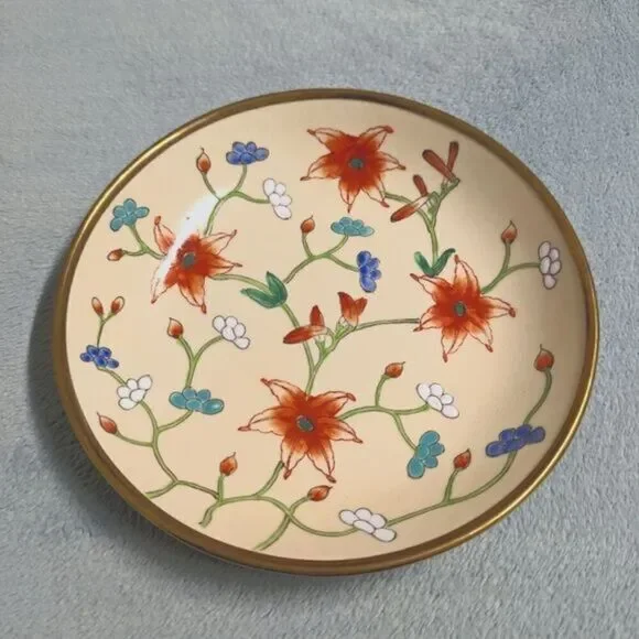 Vintage 79/80 Hand Painted Porcelain Dish with Brass Bottom Made in Hong Kong - Picture 5 of 15